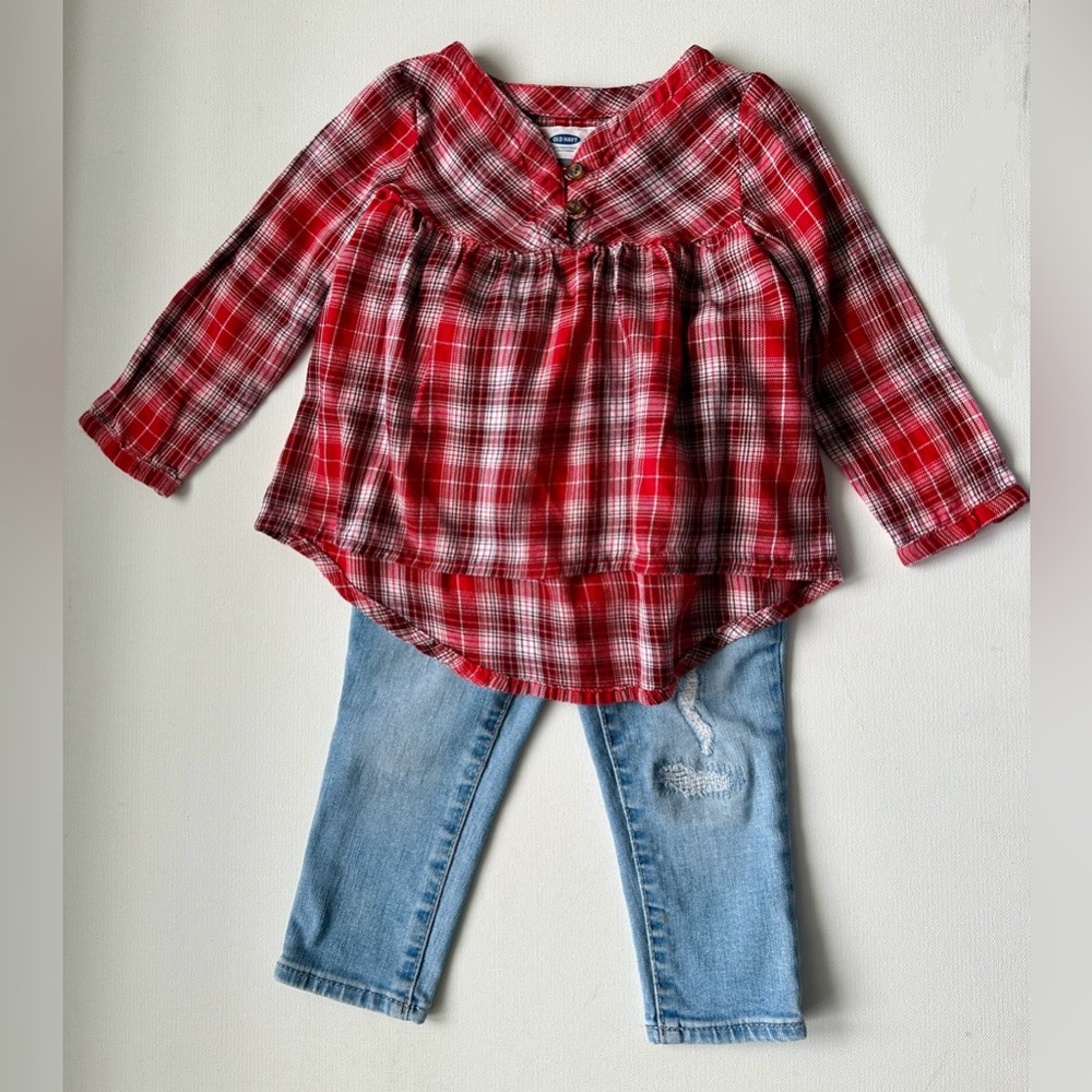 Old Navy girl’s Girls' Plaid Tunic top & Gap Distressed jeans.  Size 18-24M.